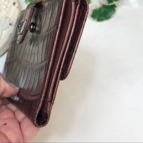 Brighton Vintage Croc Embossed Wallet with Bow - Picture 7 of 8